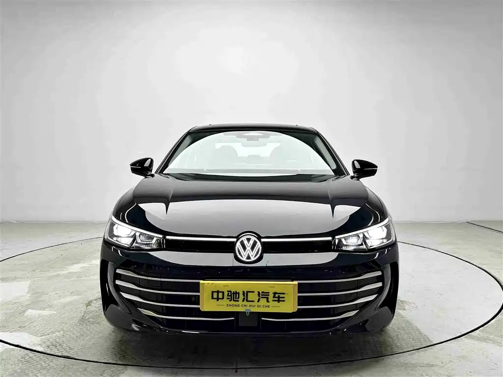 Volkswagen Passat 2025 Pro 380TSI Dragon Fortune Edition фото 2