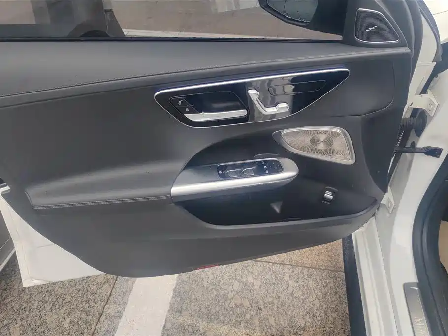 Mercedes-Benz C-Class 2025 Facelift C 260 L Night Sport Edition фото 7