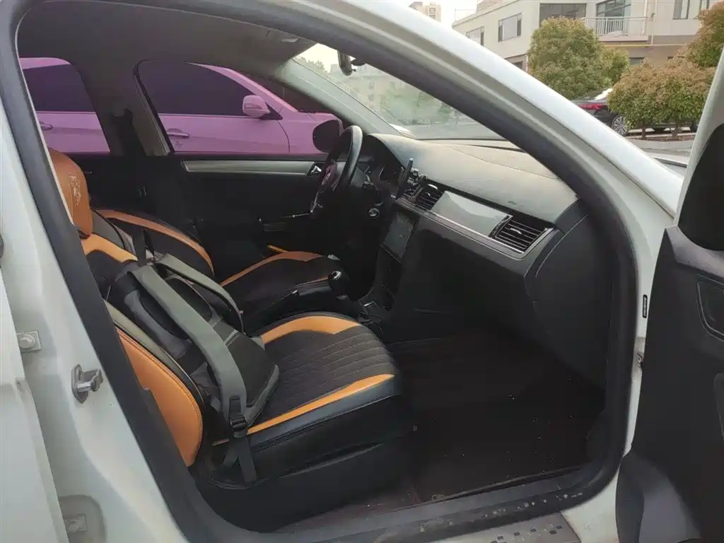 Volkswagen Bora 2015 Quality Edition 1.6L Manual Fashion фото 21