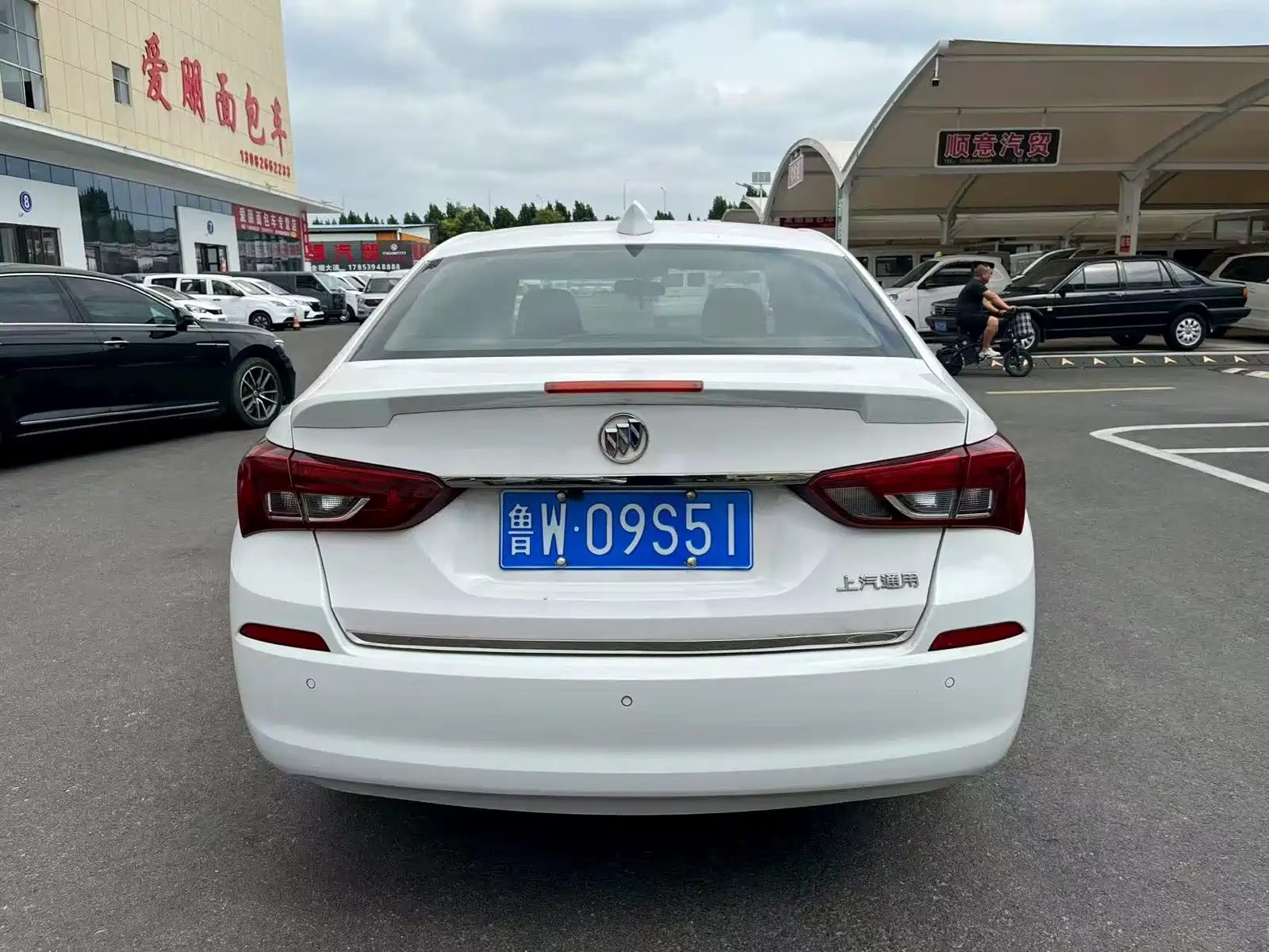Фото 10 - Buick Excelle
