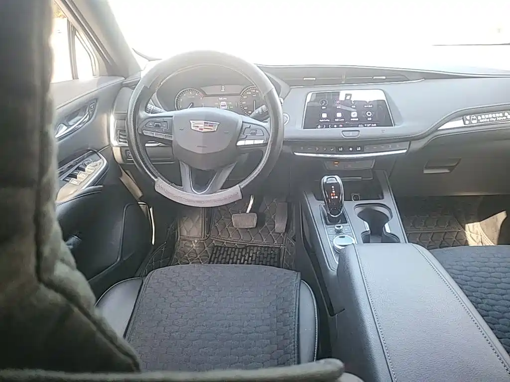 Cadillac XT4 2020 Facelift 28T 2WD Tech фото 17