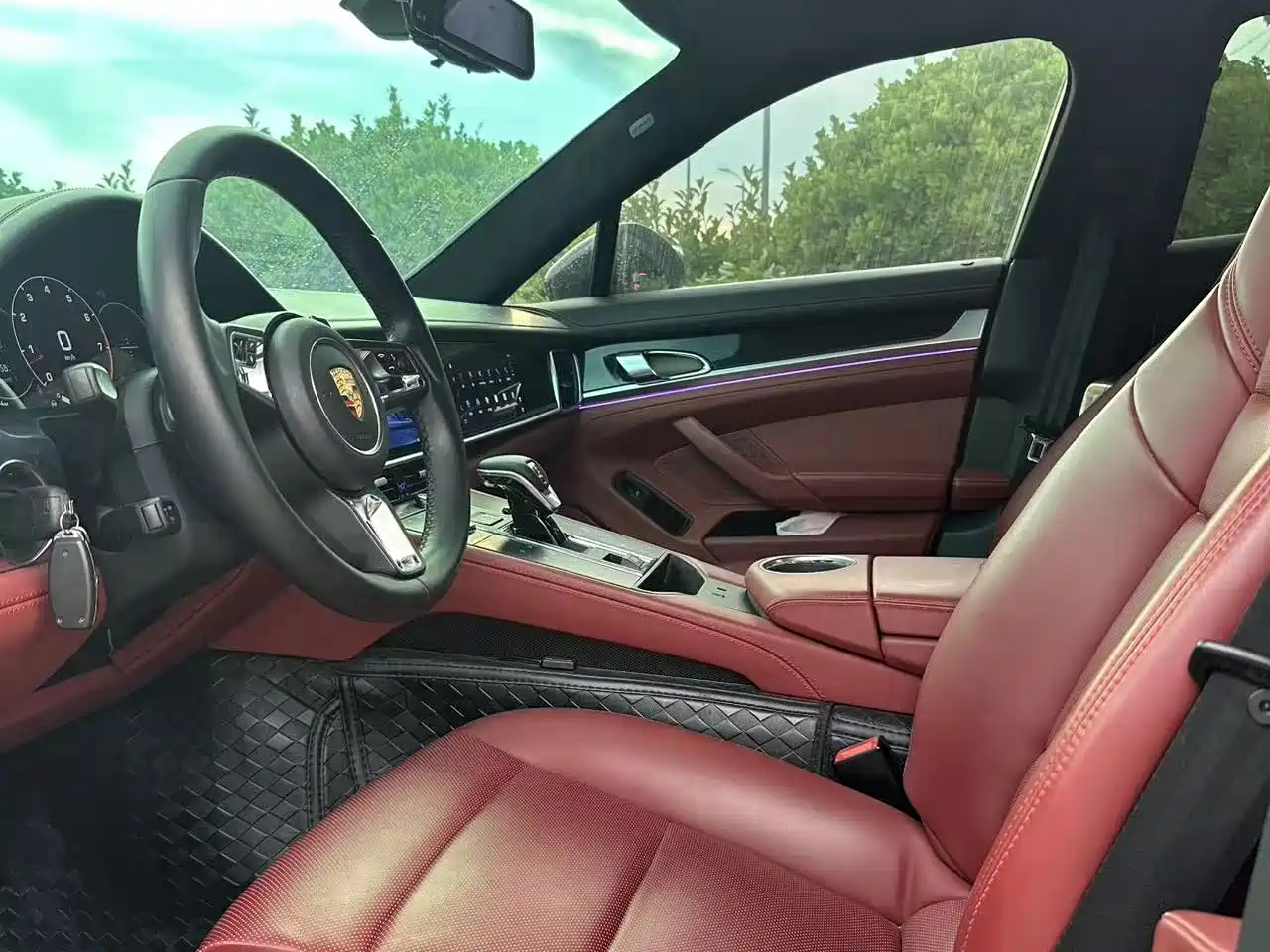 صورة 8 - Porsche Panamera