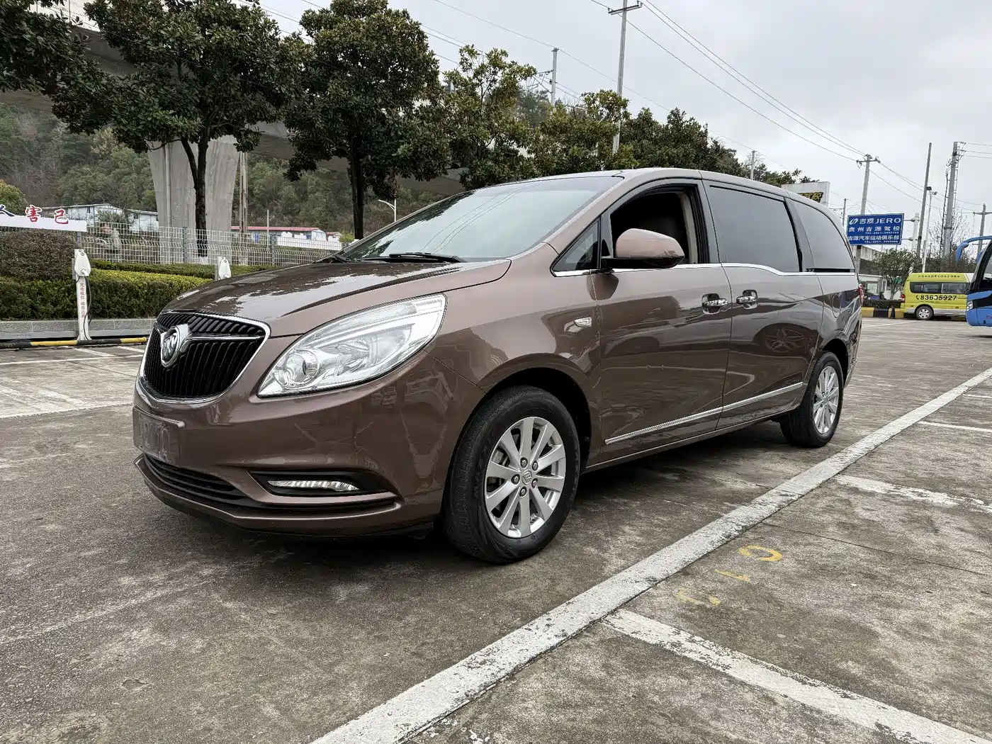Buick GL8 2018 28T Luxury Model China VI фото 3