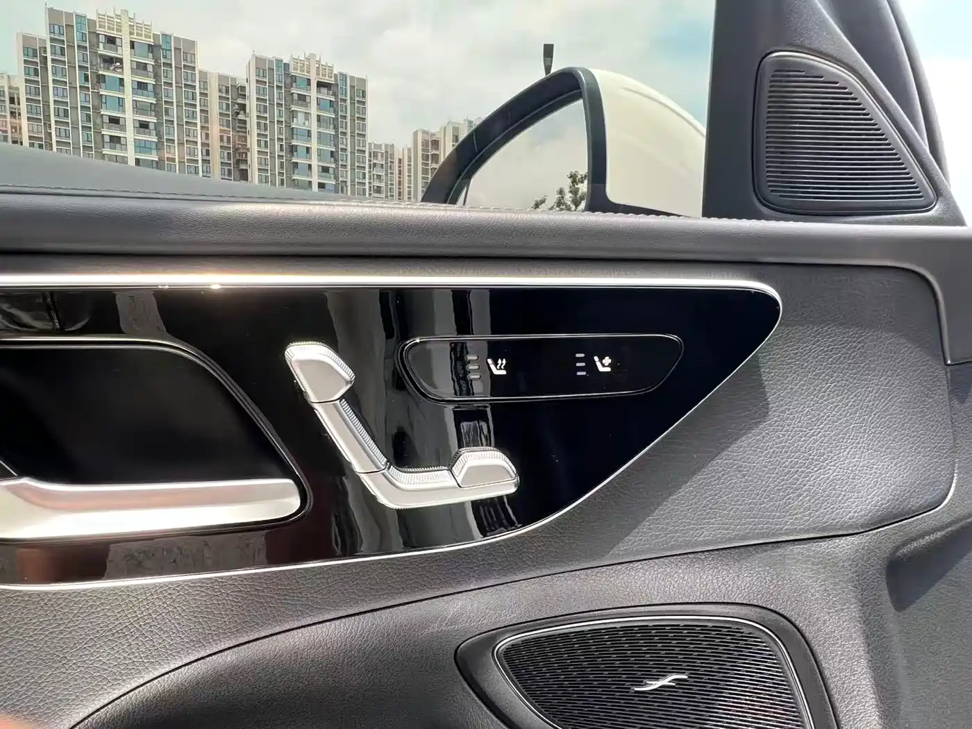 Mercedes-Benz C-Class 2023 Facelift C 260 L Sport Edition фото 5