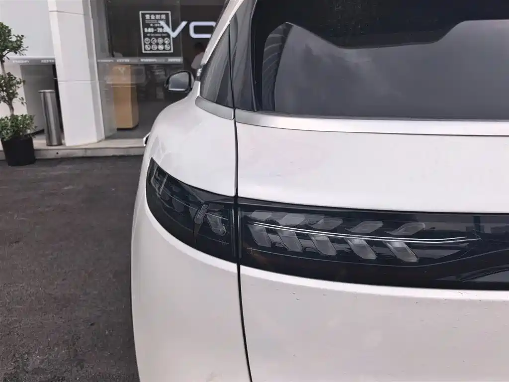 Voyah Auto VOYAH FREE 2024 Ultra Long Range Intelligent Driving Edition фото 10
