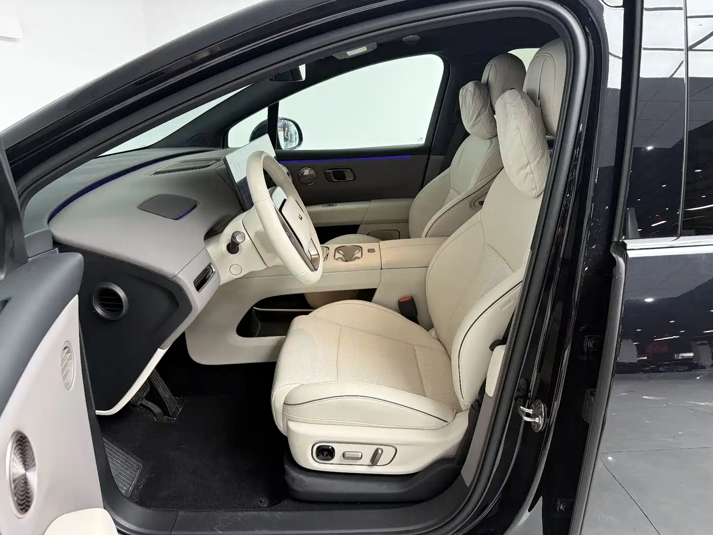 Li Auto i6 2026 2025 4WD Base Model