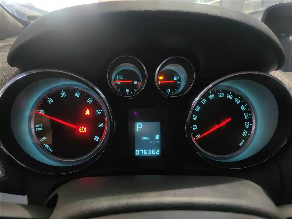 Buick Encore 2015 1.4T Automatic 2WD Urban Elite фото 4