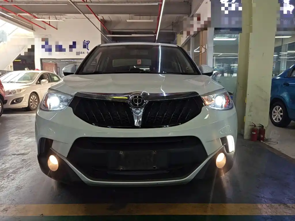 Фото 3 - Zhonghua V3