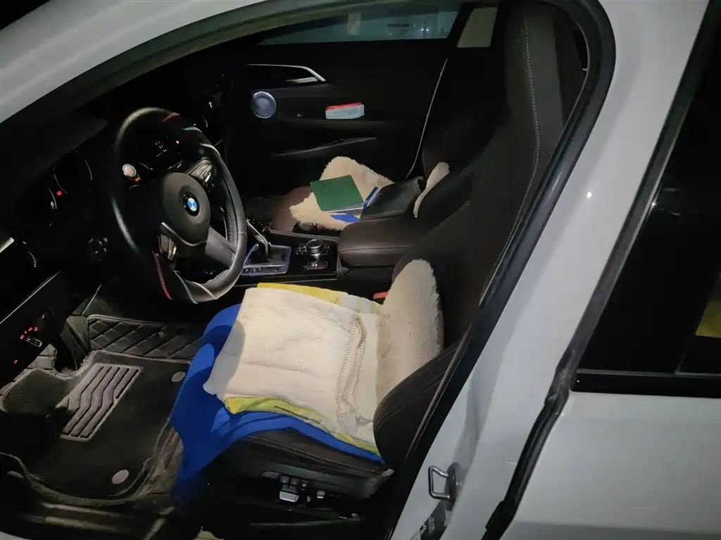 BMW 1-SERIES