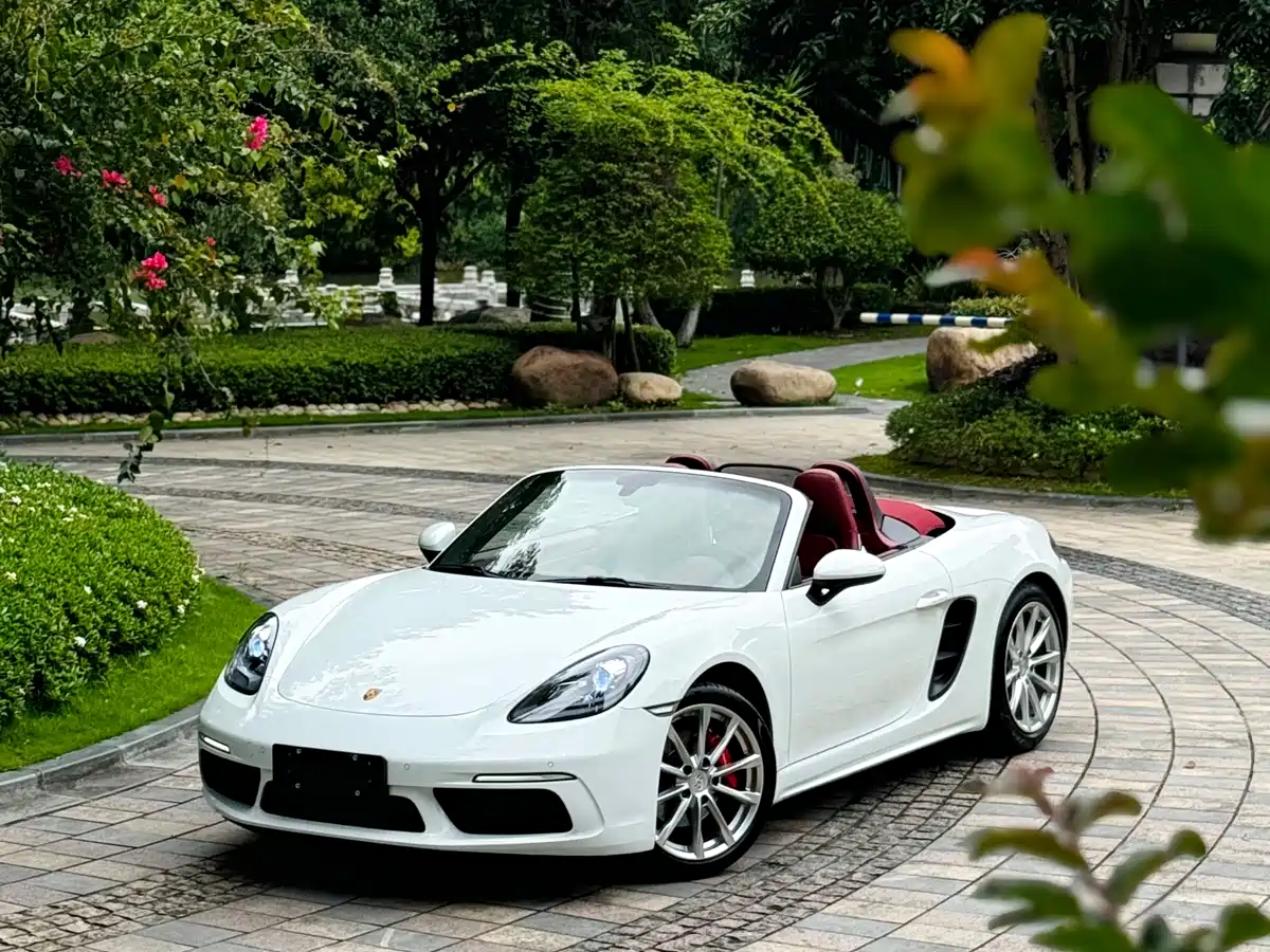 Фото 1 - Porsche 718