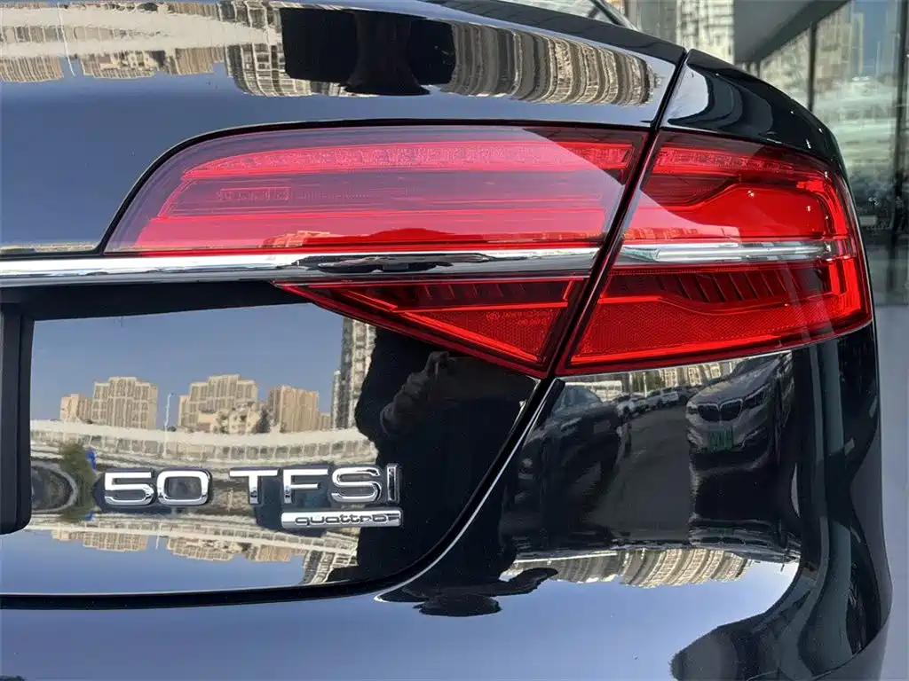 Audi A8 2017 A8L 40 TFSI Comfort фото 12