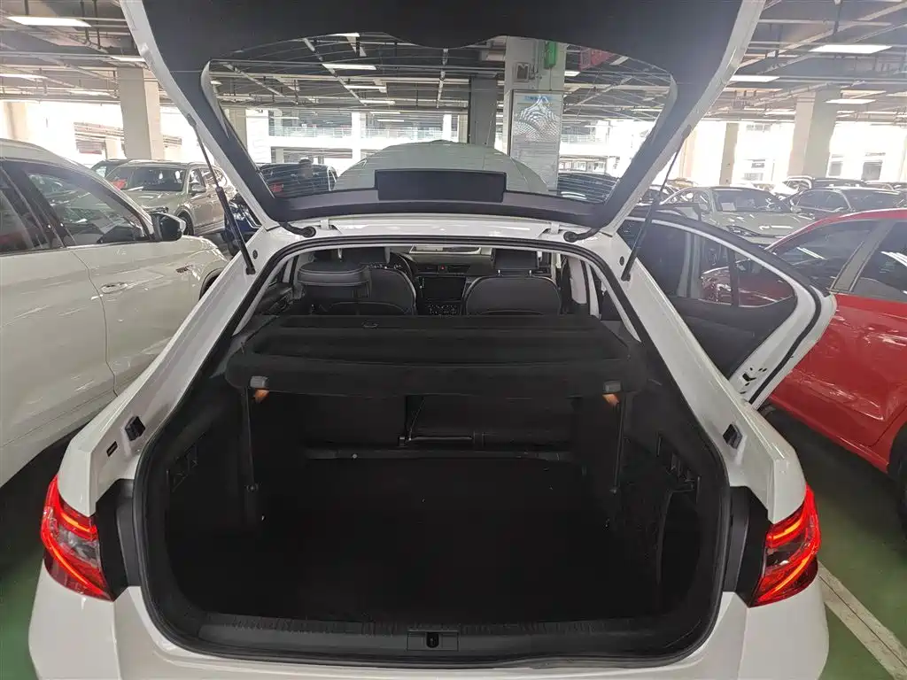 Škoda Superb 2016 TSI280 DSG Pioneer Edition фото 19
