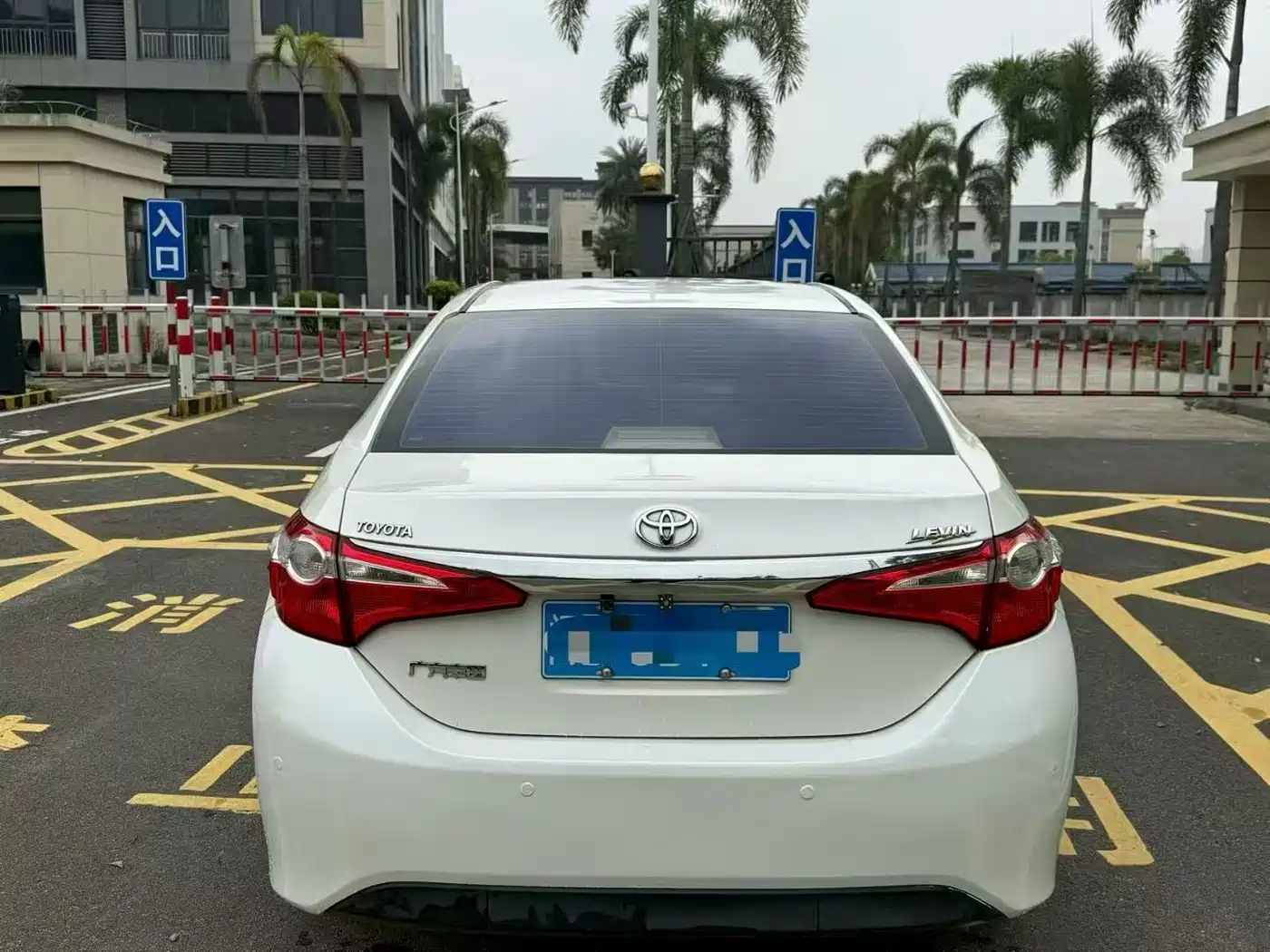 Toyota Levin 2016 1.6G CVT Elite Edition фото 8