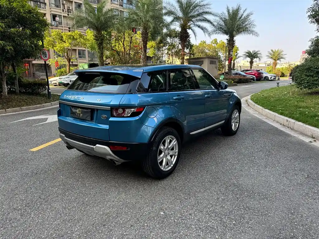 Land Rover Range Rover Evoque (Import) 2014 2.0T 5-door Brilliance Premium фото 6