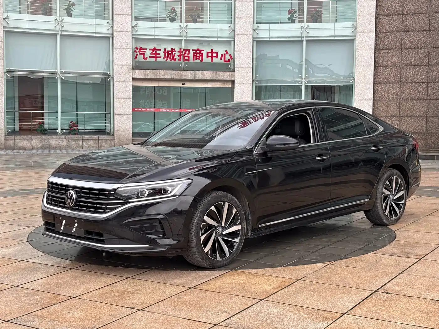 Volkswagen Passat 2023 330TSI Luxury Edition