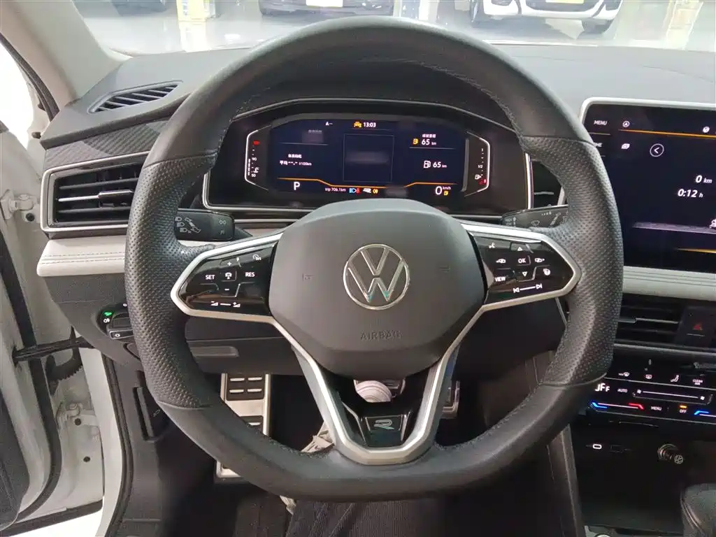 Volkswagen Tiguan L 2023 330TSI Auto 2WD R-Line Premium Edition фото 11