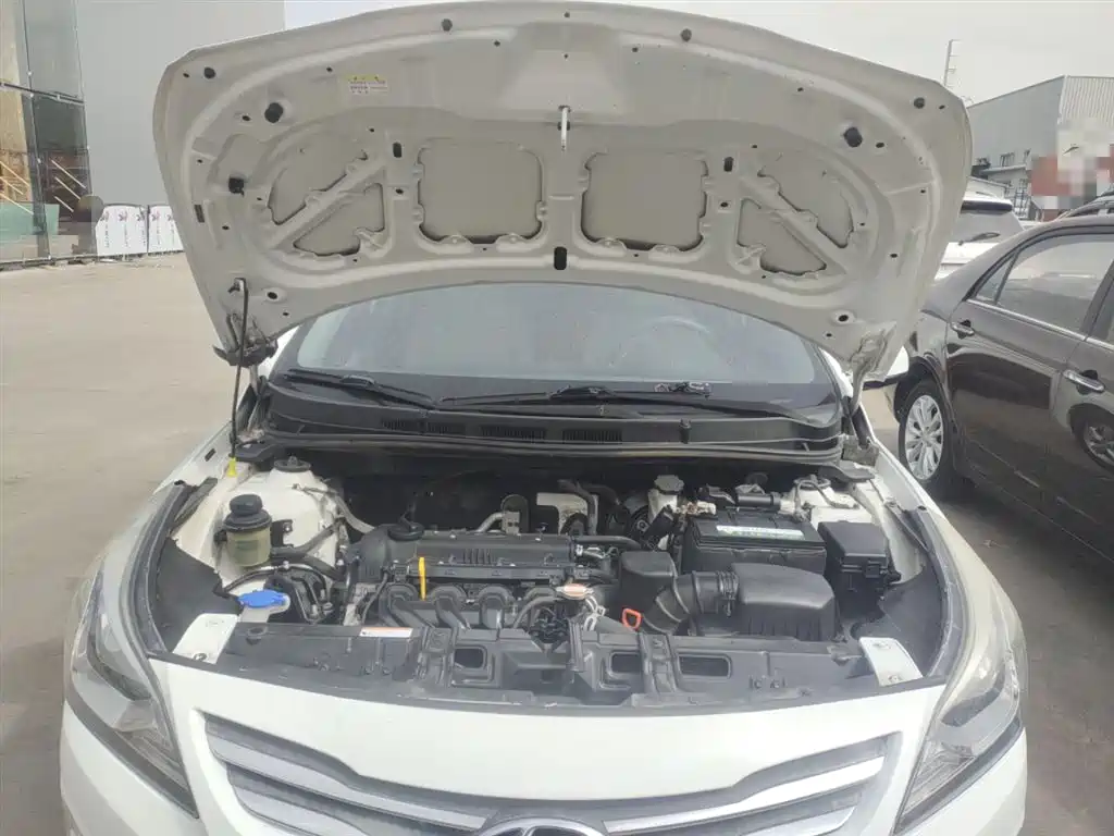 Hyundai Verna 2014 1.4L Automatic Smart GLS фото 20