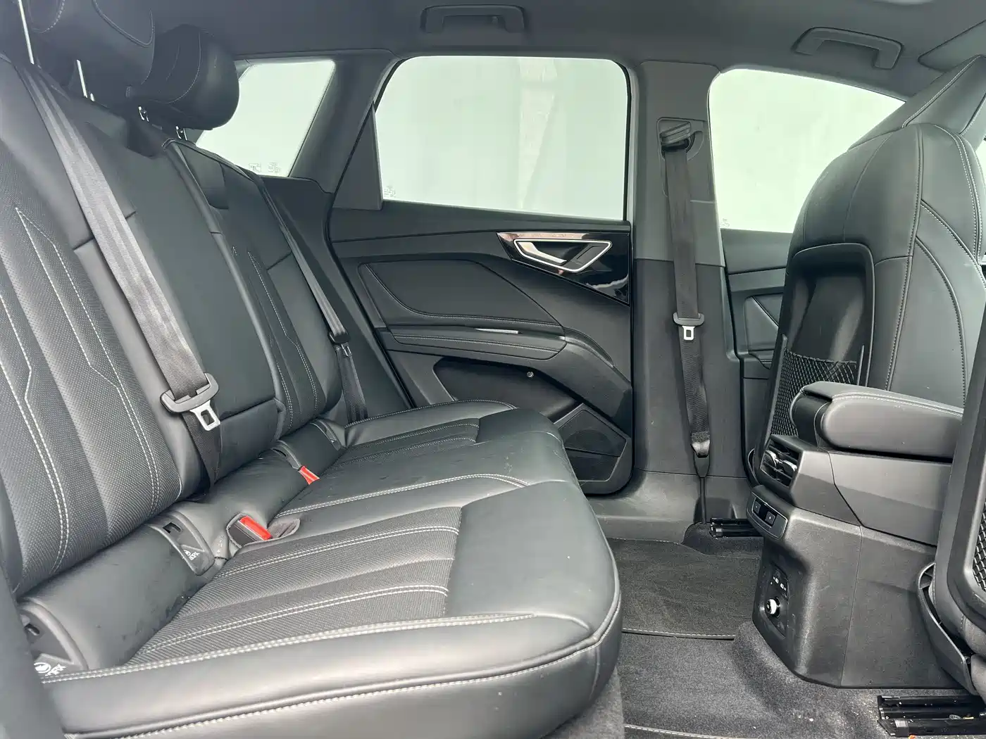 Audi Q4 e-tron 2024 40 e-tron Creation Edition фото 7