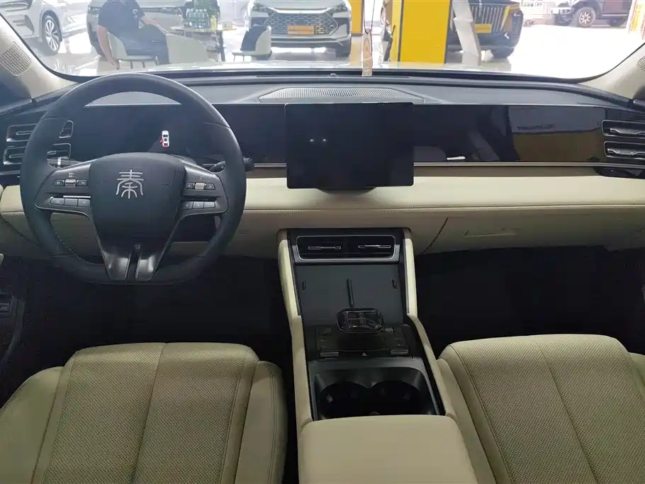 BYD Qin L 2024 DM-i 80KM Leading Edition фото 12