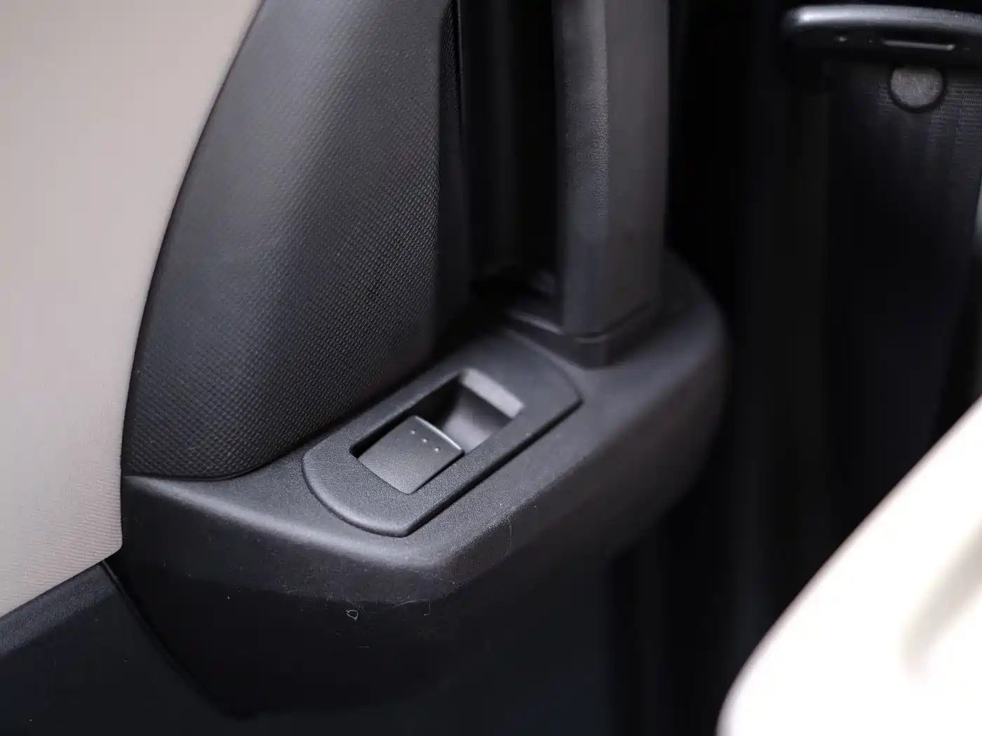 Mazda Mazda5 2012 2011 2.0L Automatic Comfort