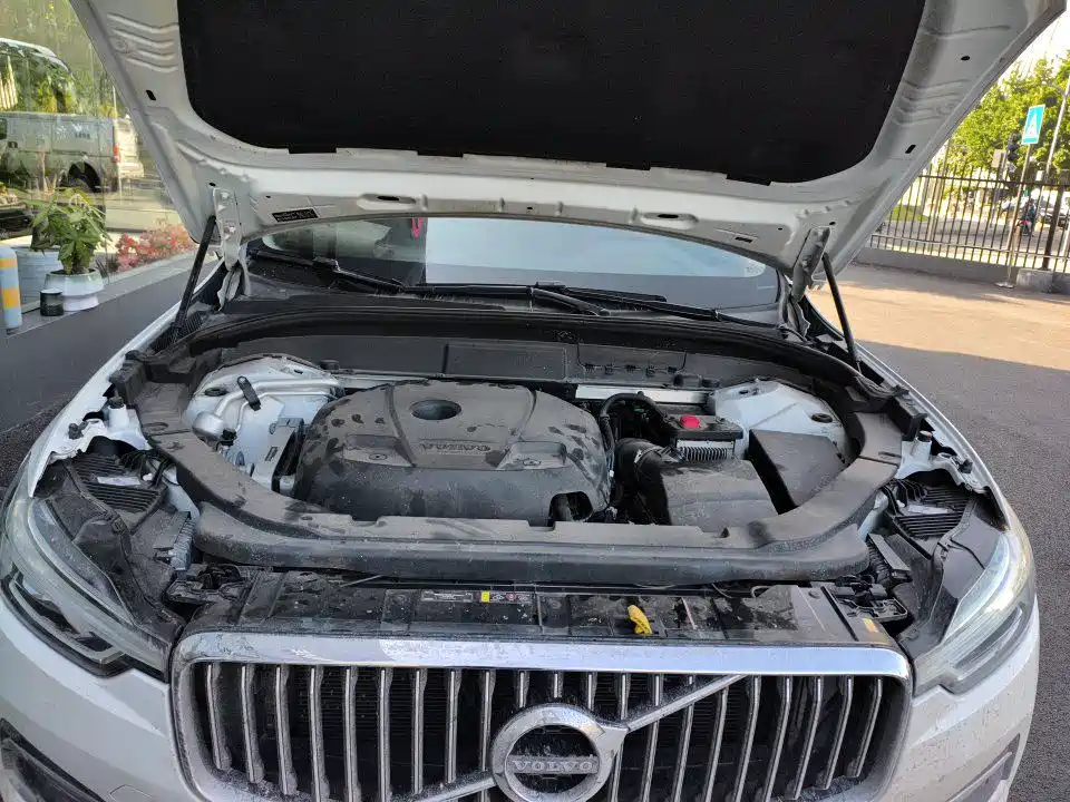 Фото 7 - Volvo XC60