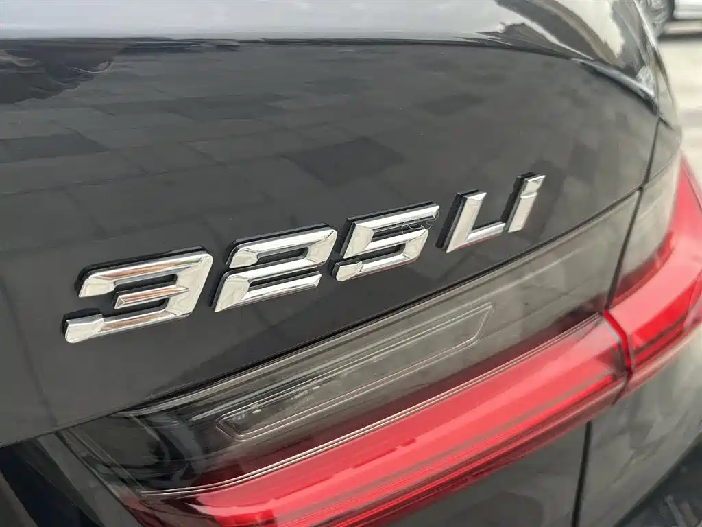 BMW 3 Series 2021 325Li M Sport Night Edition фото 30