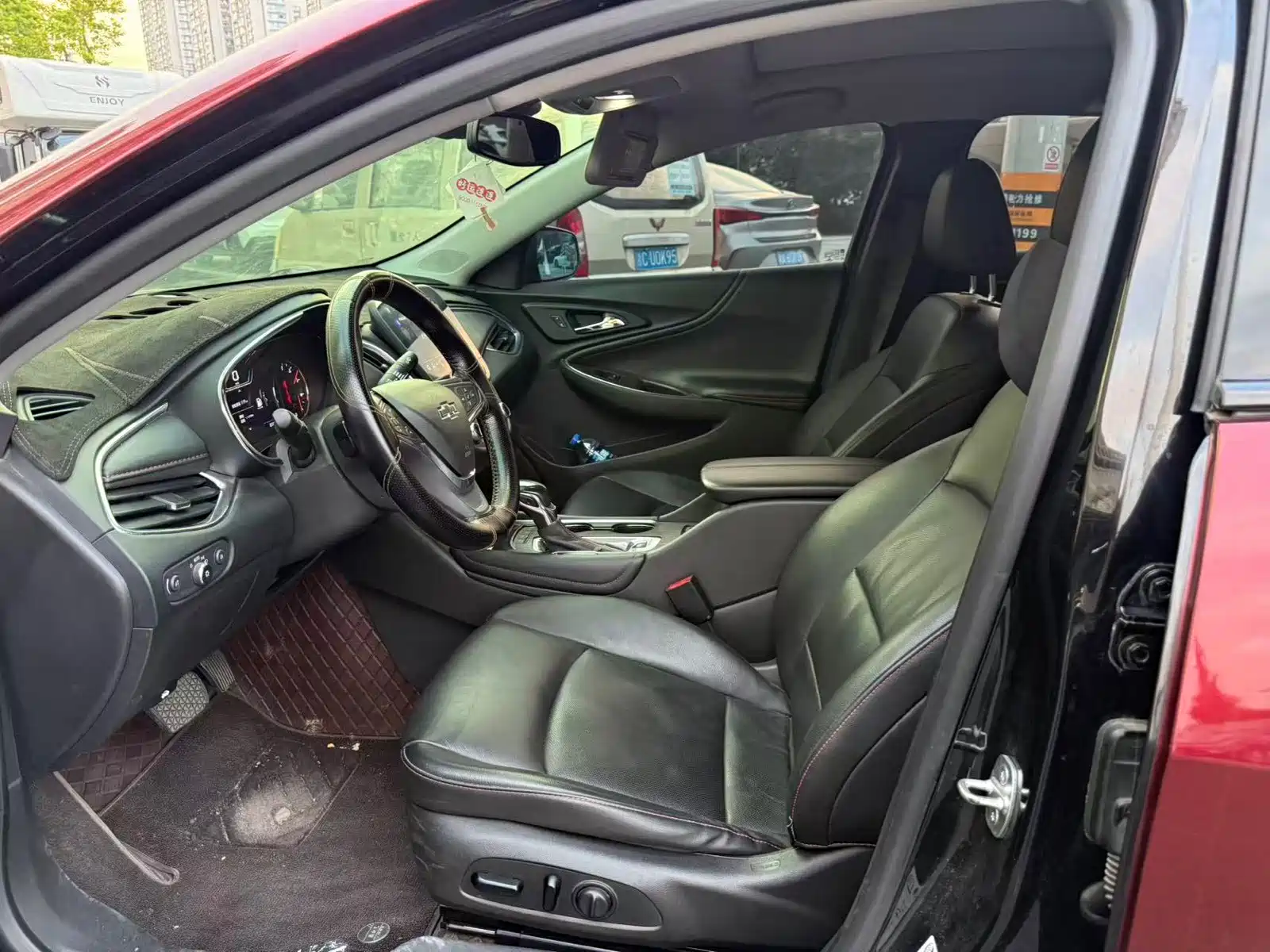Photo 4 - Chevrolet Malibu XL
