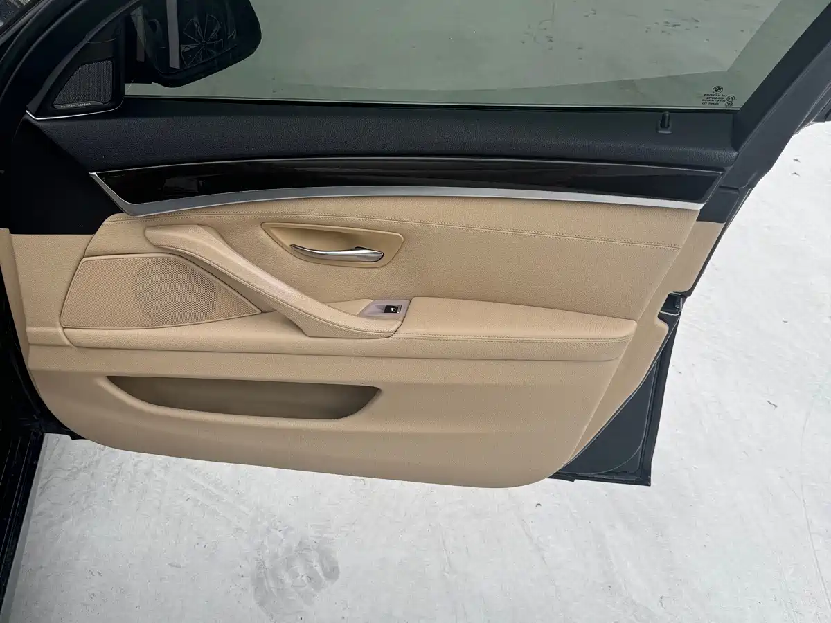 Фото 9 - BMW 5 Series