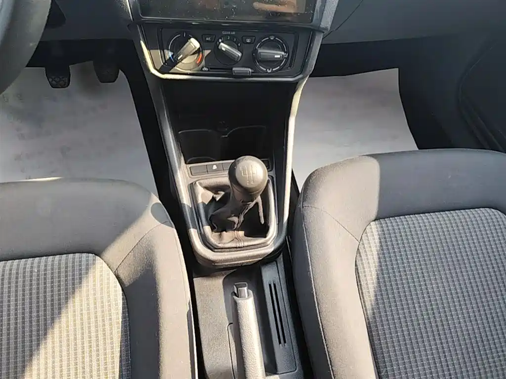 Volkswagen Santana 2019 1.5L Manual Trend China VI фото 14