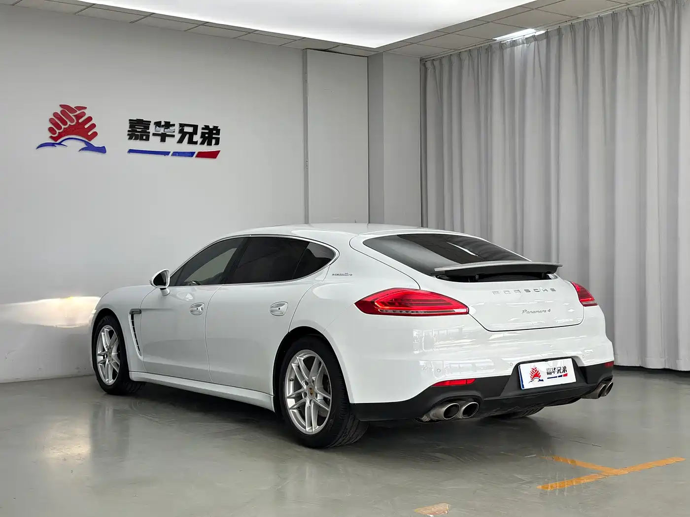 Porsche Panamera 2016 Panamera 4 Executive Edition 3.0T фото 12