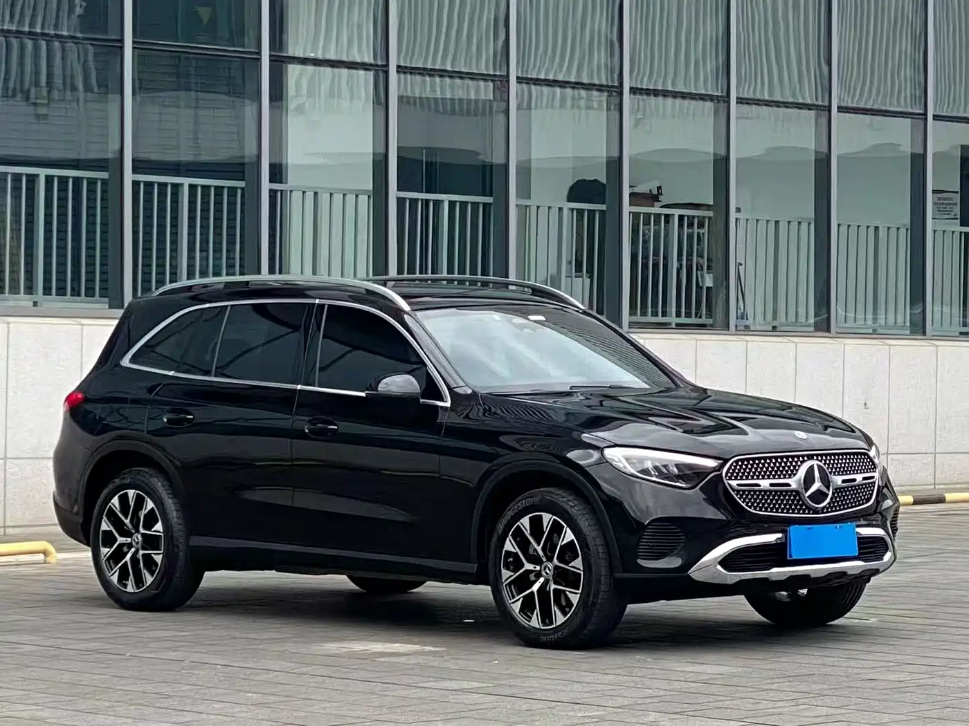 Mercedes-Benz GLC 2023 GLC 260 L 4MATIC Sport 5-seater фото 2