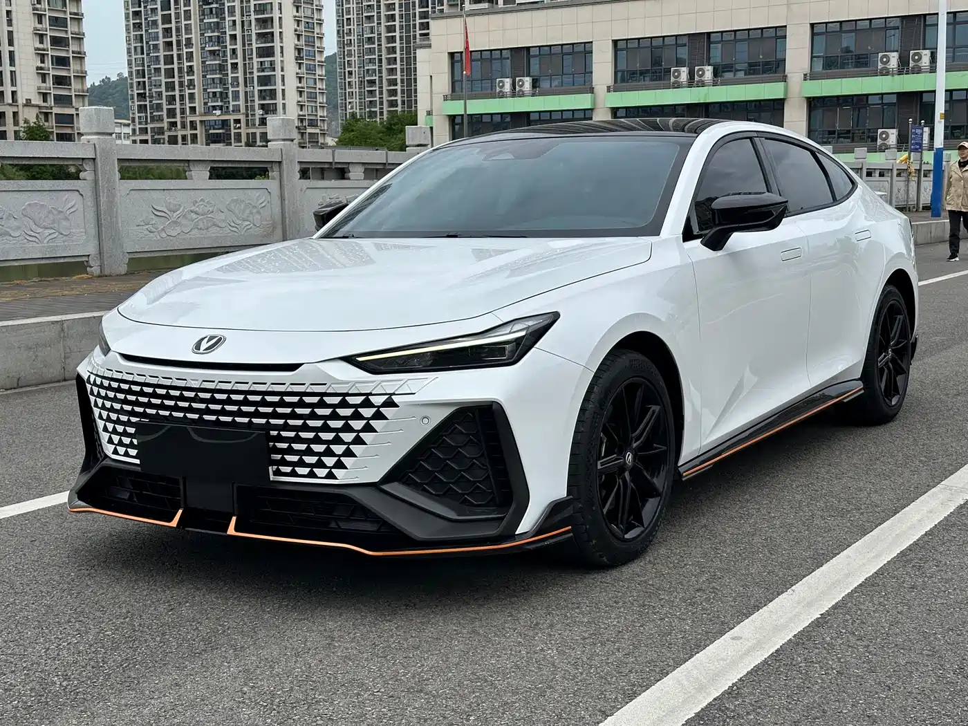 CHANGAN UNI-V