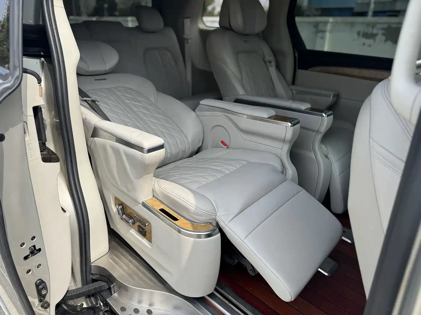 Buick GL8 2018 ES 28T Premium Type China VI фото 16