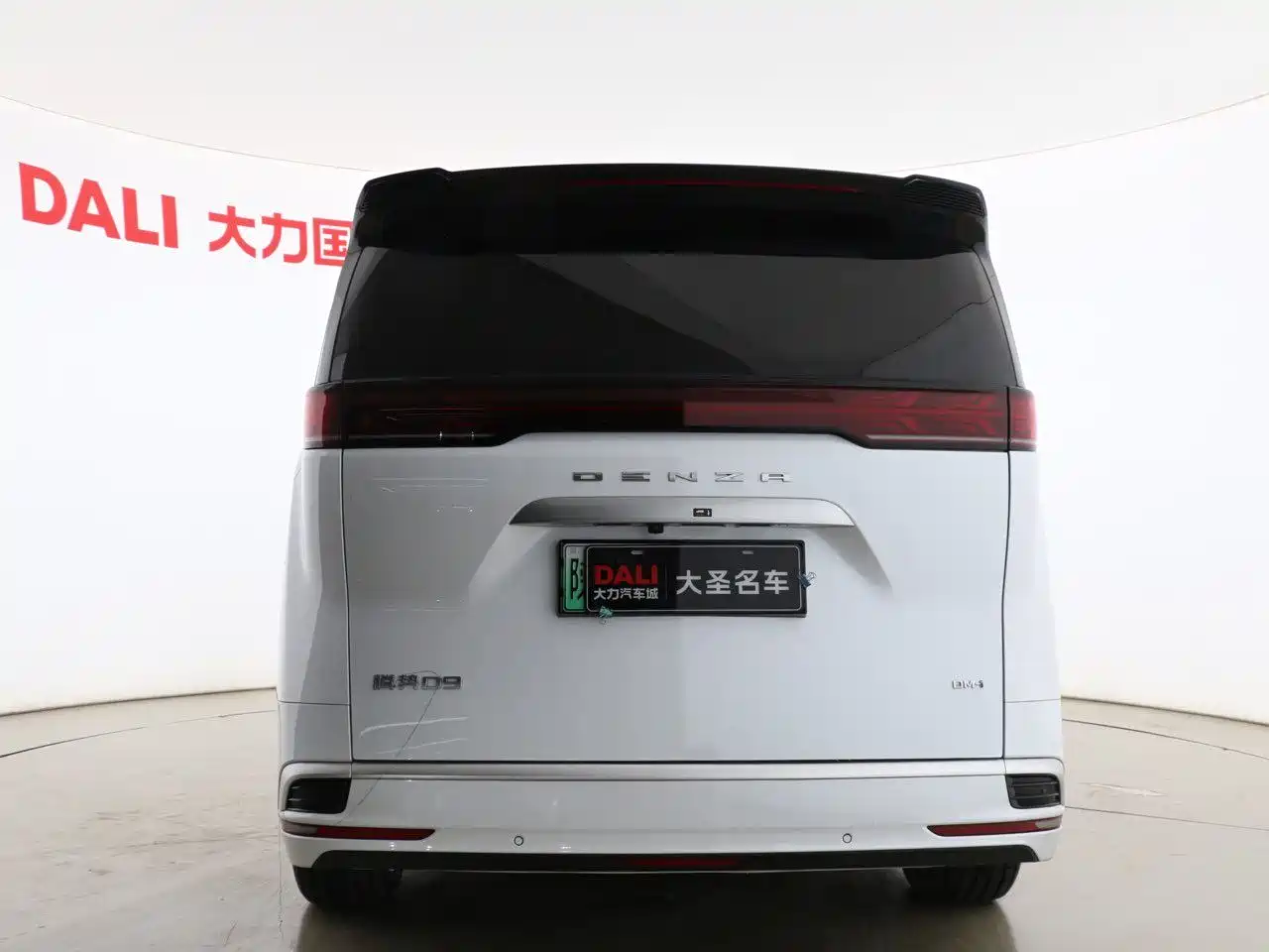 Denza D9 2024 DM-i 1050 Premium фото 15
