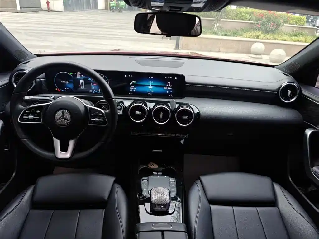 Mercedes-Benz A-Class 2021 A 200 L Sport Sedan Dynamic Type фото 10