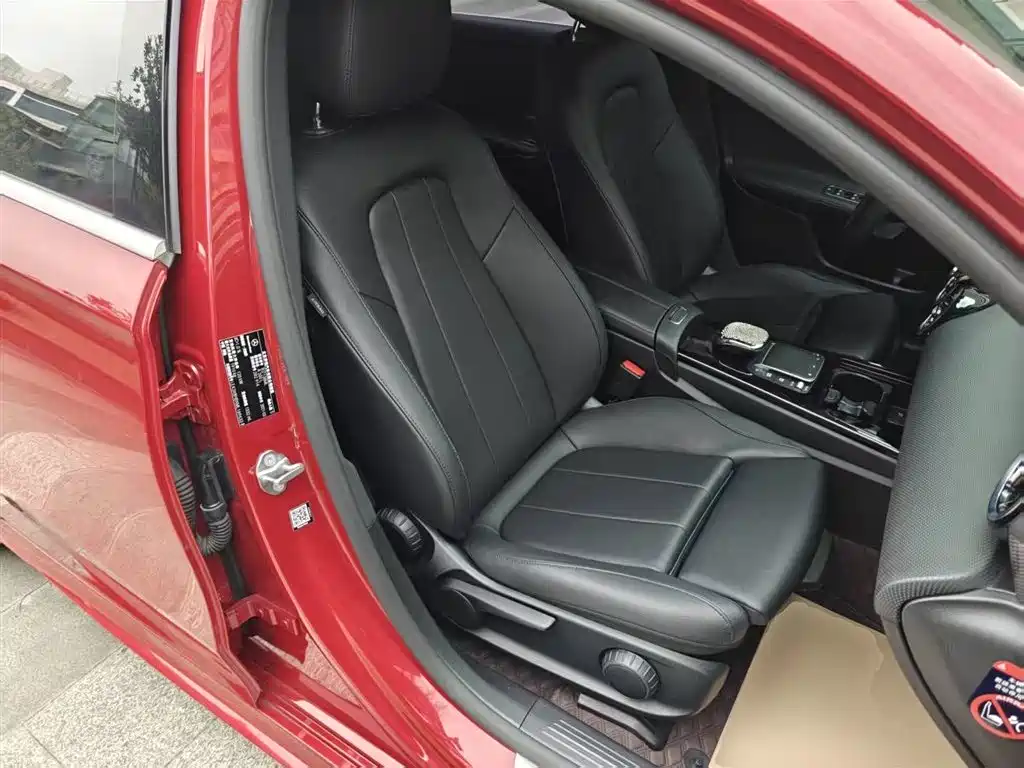 Mercedes-Benz A-Class 2021 A 200 L Sport Sedan Dynamic Type фото 25