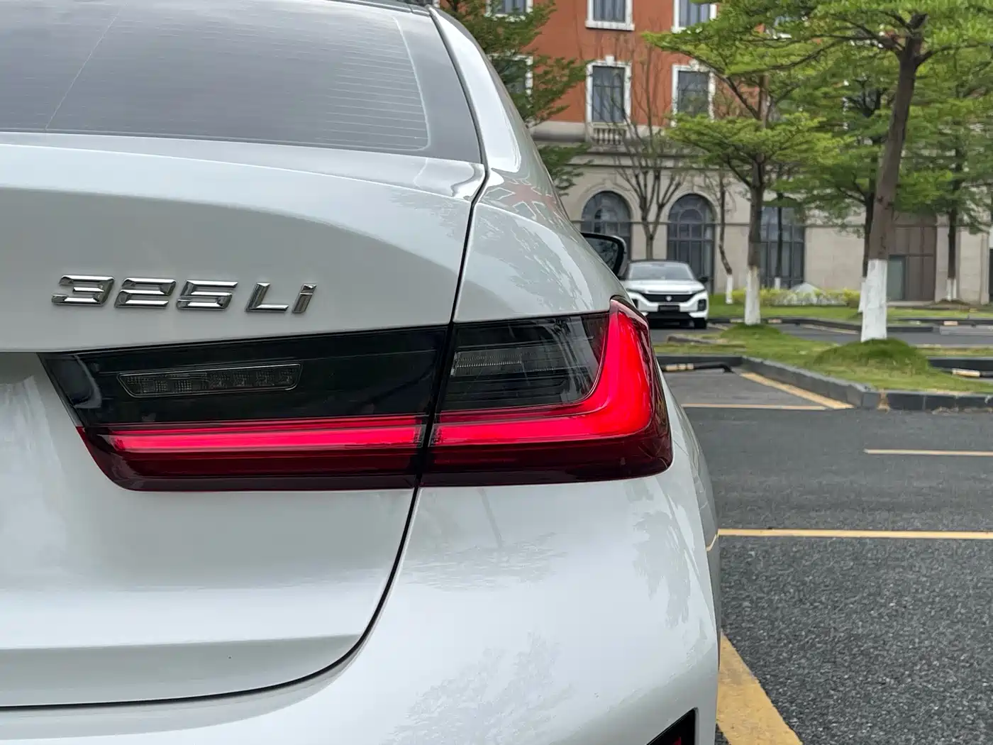 BMW 3-SERIES