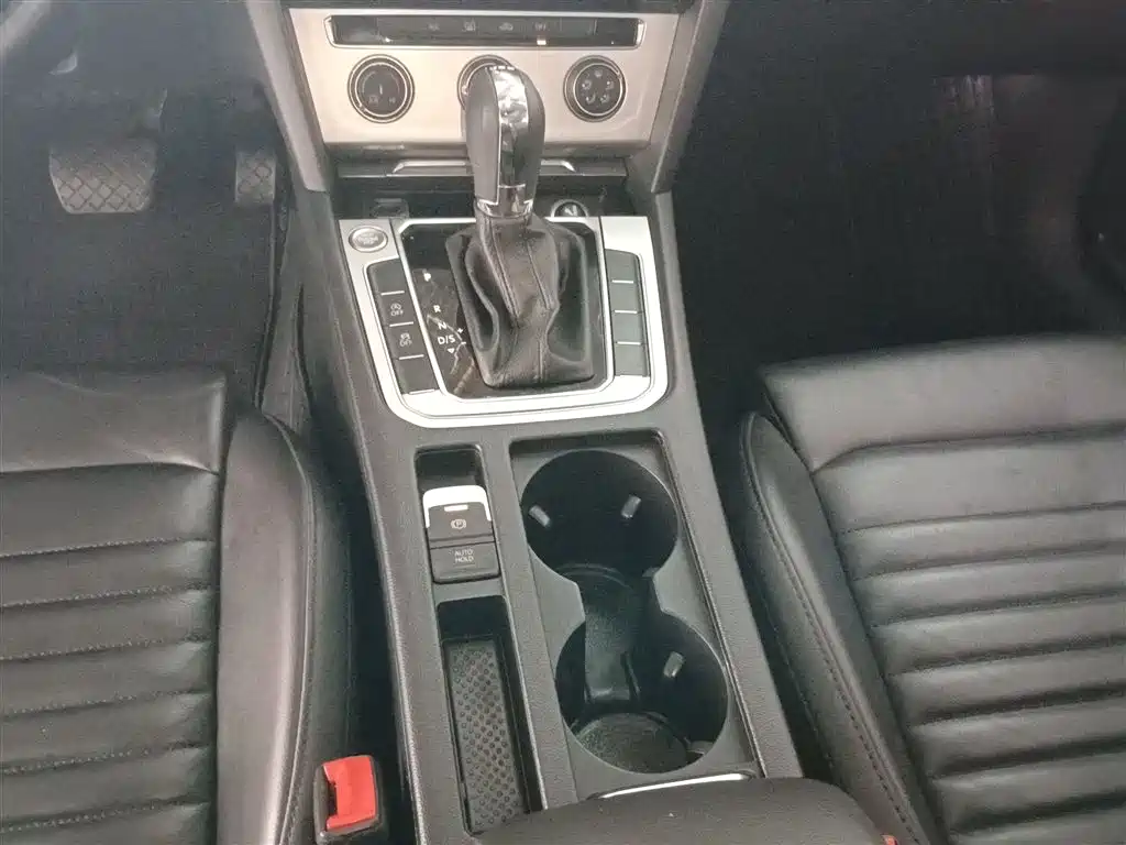 Volkswagen Magotan 2018 280TSI DSG Comfort фото 14
