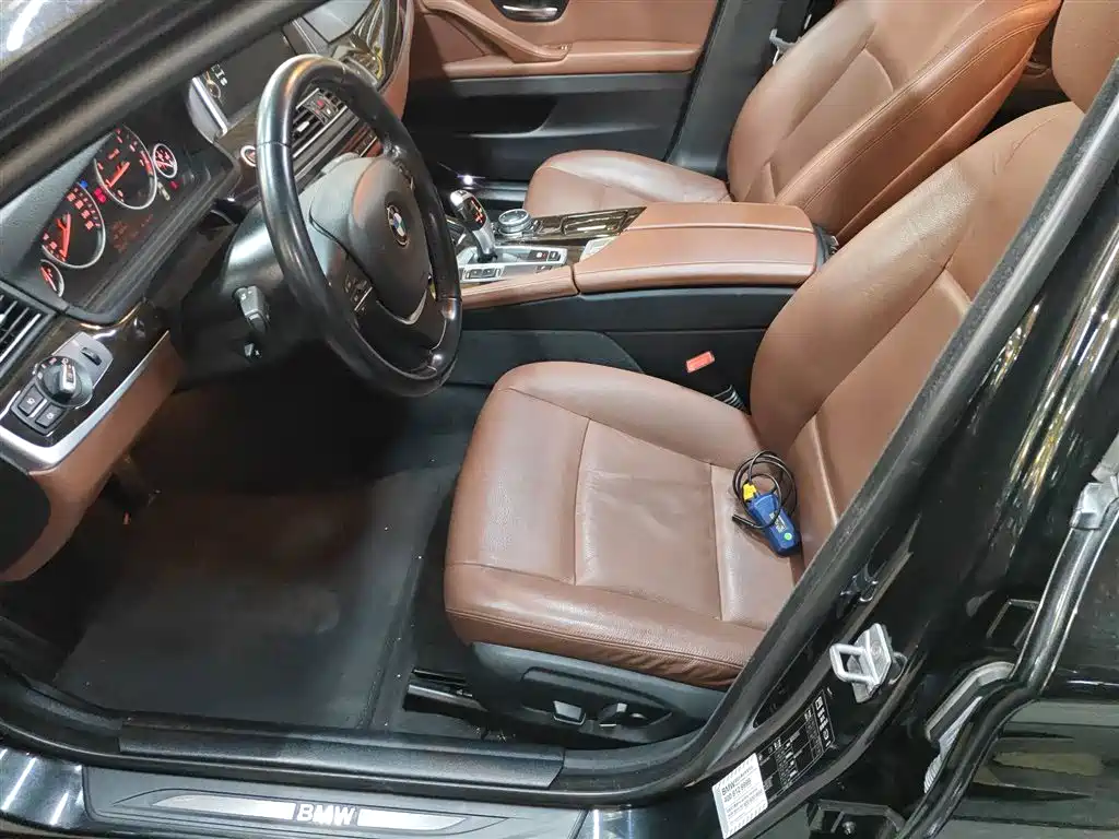BMW 5 Series 2014 528Li Leading Edition фото 11
