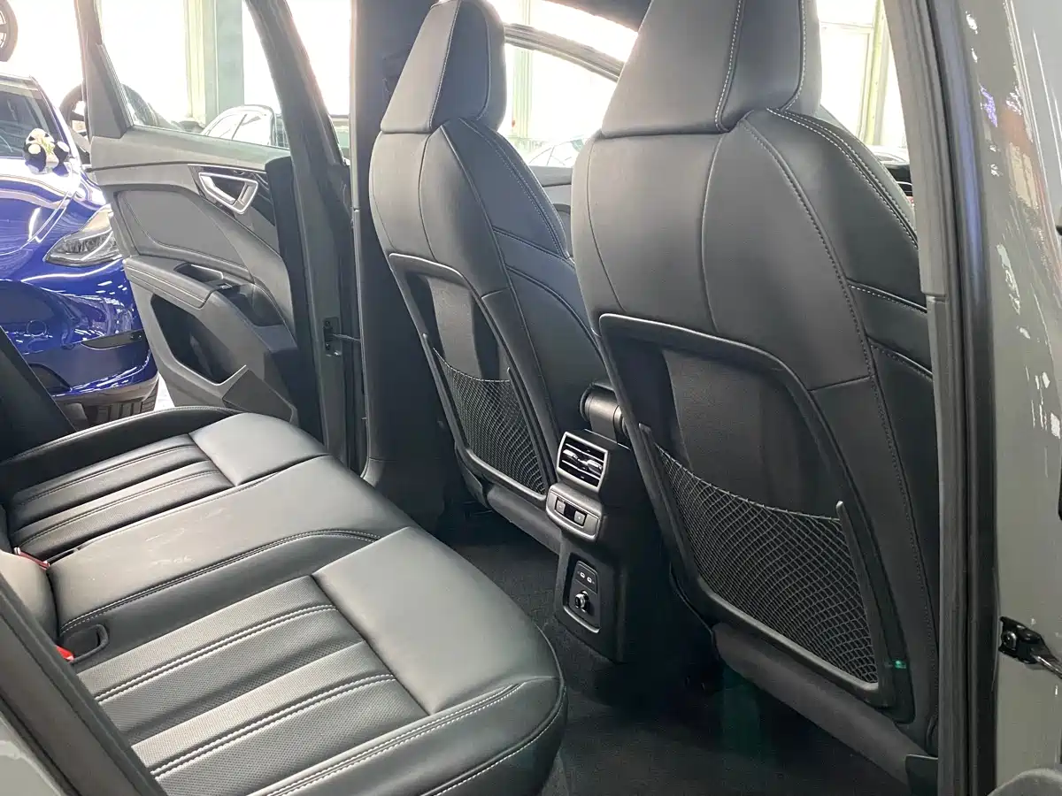 Audi Q4 e-tron 2024 40 e-tron Creation Edition фото 12