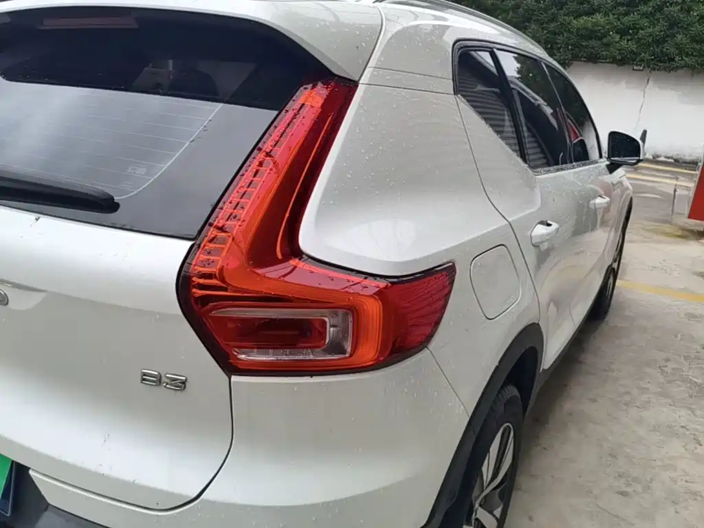 صورة 8 - Volvo XC40
