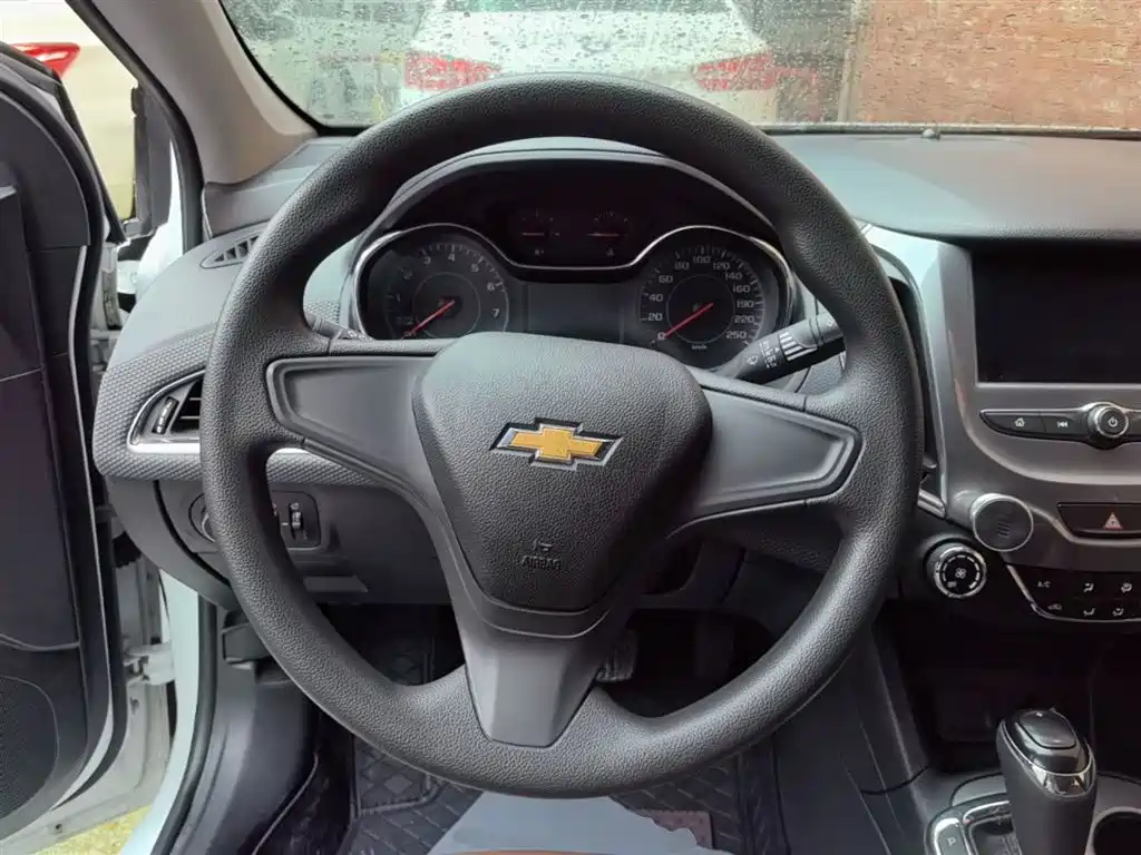 Chevrolet Cruze 2017 1.5L Automatic Pioneer Sunroof фото 11