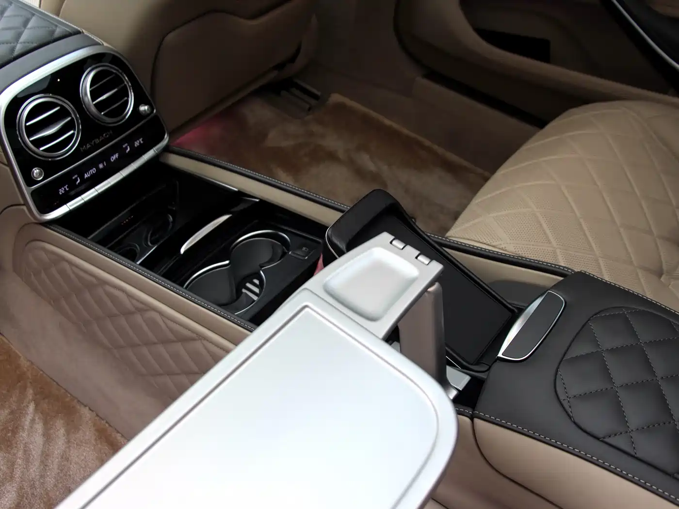 Mercedes-Benz Maybach S-Class 2018 Model S 680 фото 12