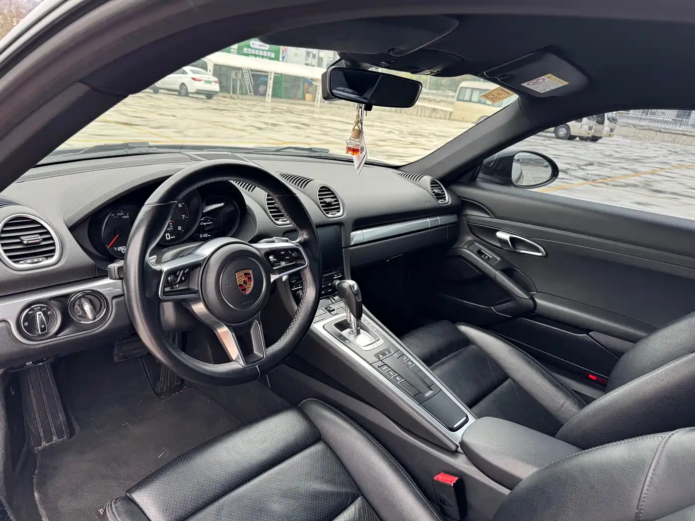 Porsche 718 2018 Cayman 2.0T фото 12