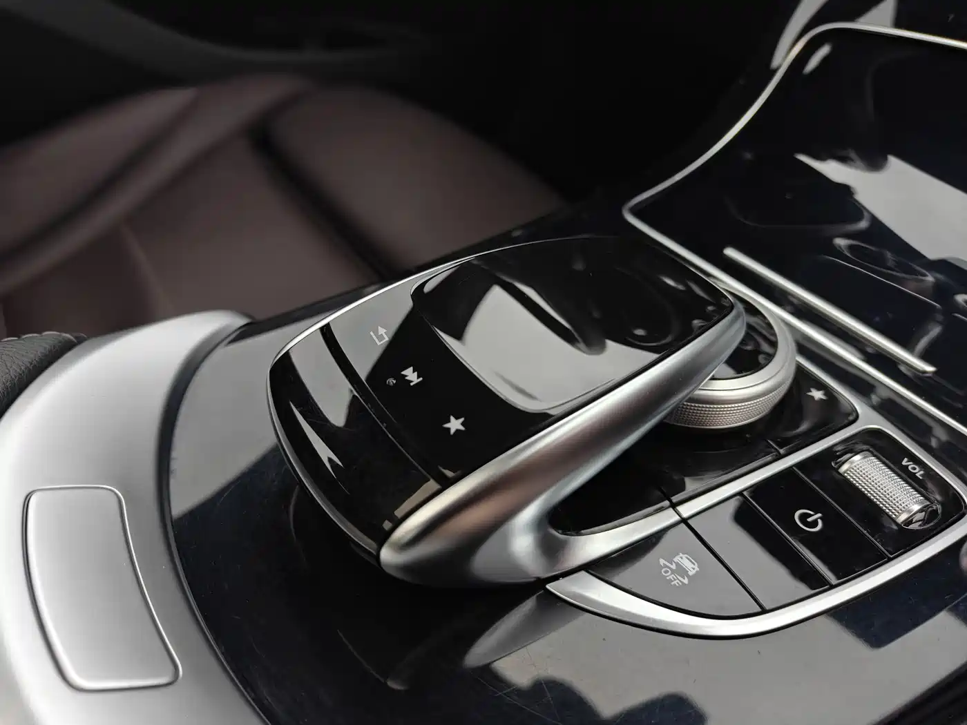 Mercedes-Benz GLC 2019 Model GLC 200 L 4MATIC фото 23