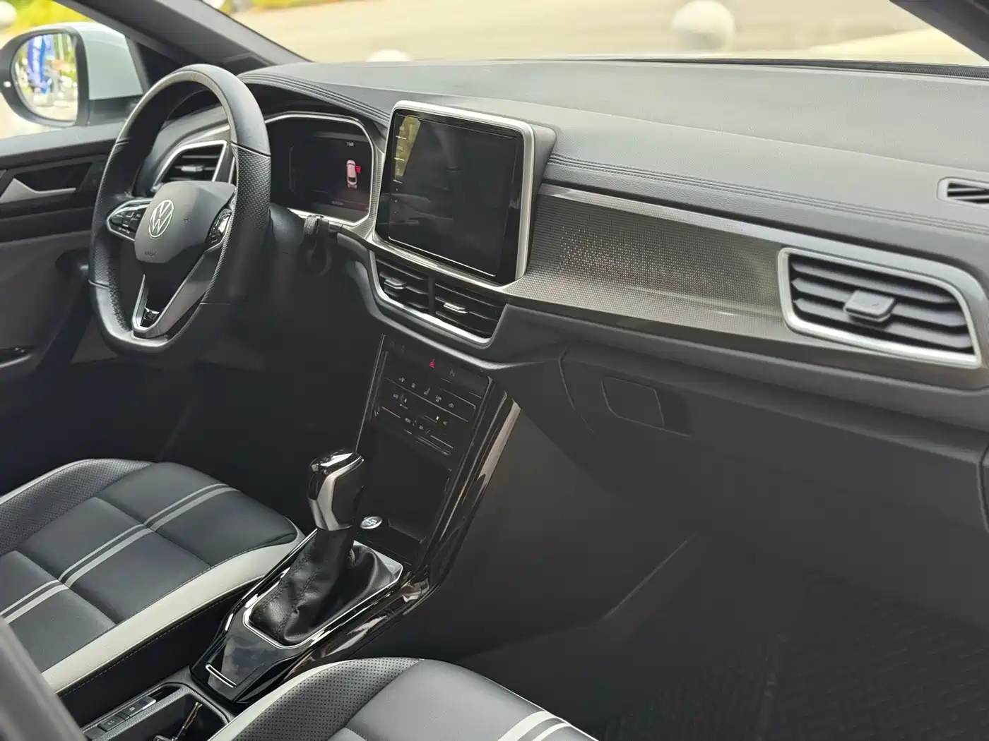 Volkswagen T-ROC 2023 300TSI DSG 2WD Dawn Edition фото 14