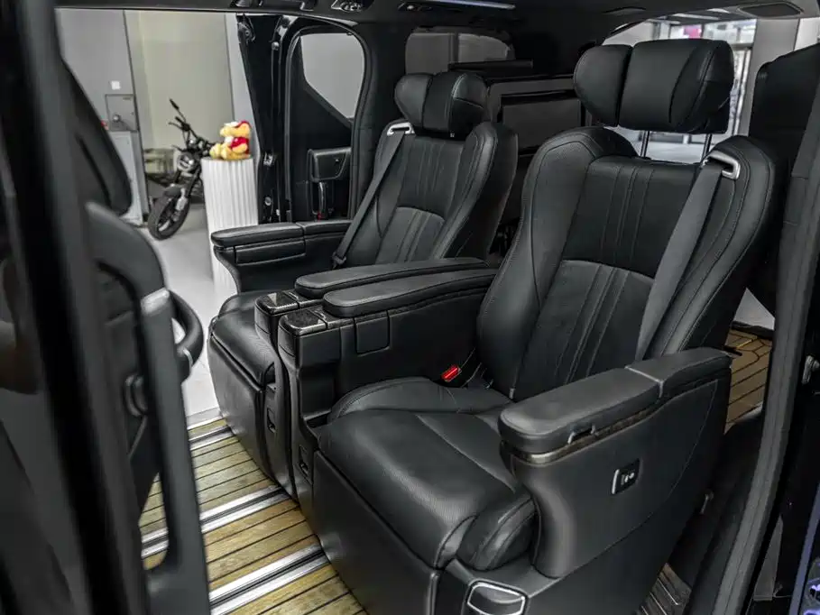 Toyota Vellfire 2021 Crown Hybrid 2.5L HV Premium Edition фото 22