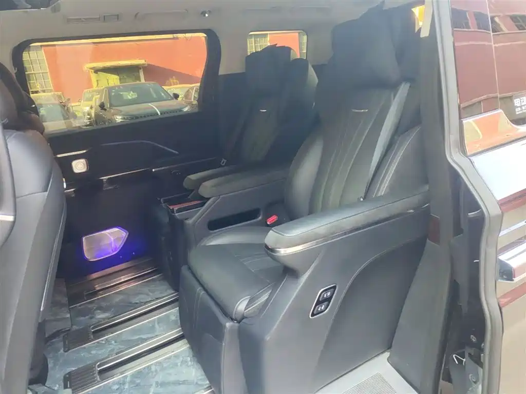 Hongqi HQ9 PHEV 2024 Model 2.0T AWD Luxury Edition фото 17
