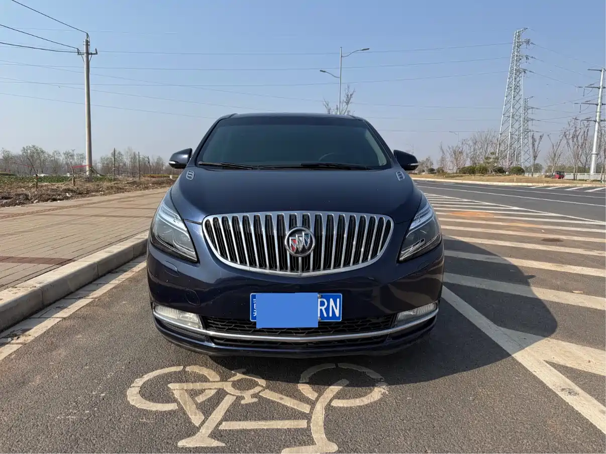 Buick GL8 2013 3.0L XT Luxury Business Flagship Edition фото 3