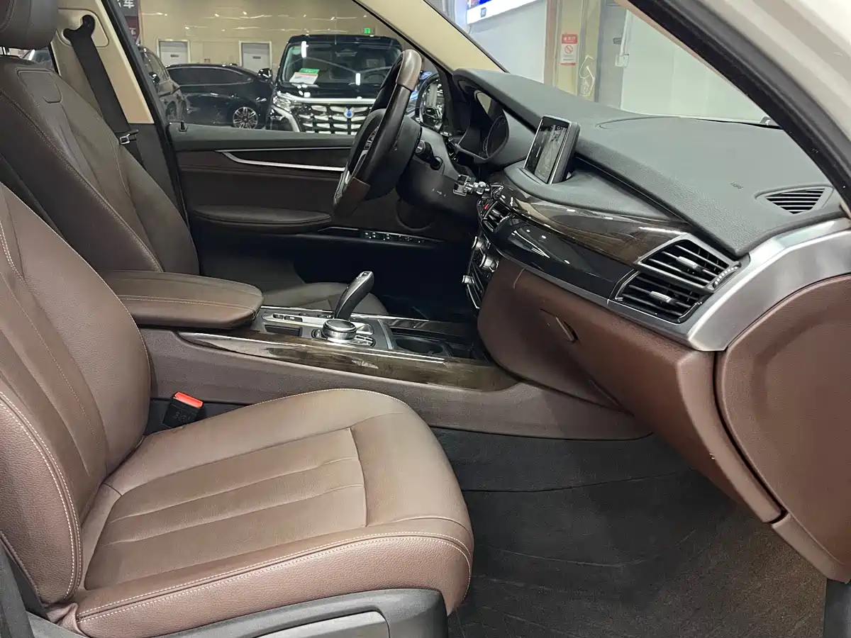 BMW X5 (Import) 2017 xDrive28i фото 9